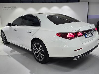 MERCEDES-BENZ E-CLASS - 2