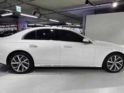 MERCEDES-BENZ E-CLASS - 9