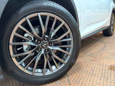 صورة مصغرة 12 لـ 2020 Lexus RX