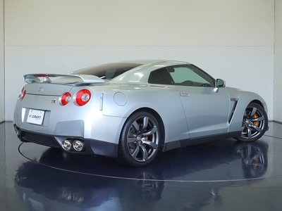 NISSAN GT-R - 2