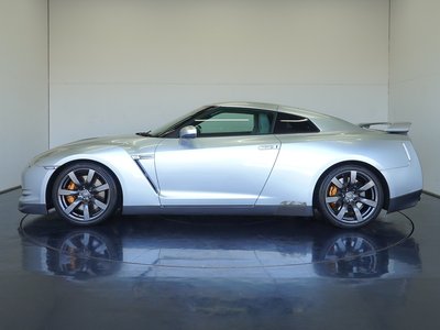 NISSAN GT-R - 6