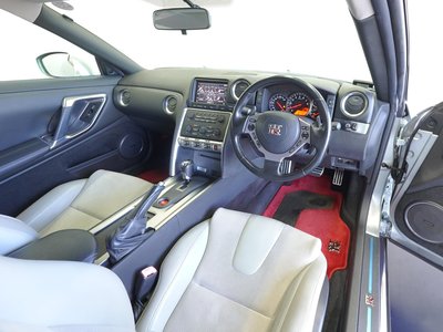 NISSAN GT-R - 7