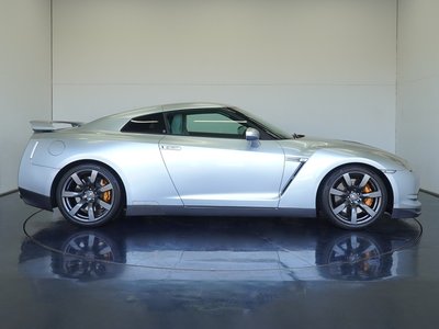 NISSAN GT-R - 5