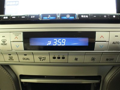 2023 Toyota LAND CRUISER PRADO — миниатюра 24