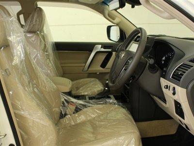 2023 Toyota LAND CRUISER PRADO — миниатюра 27