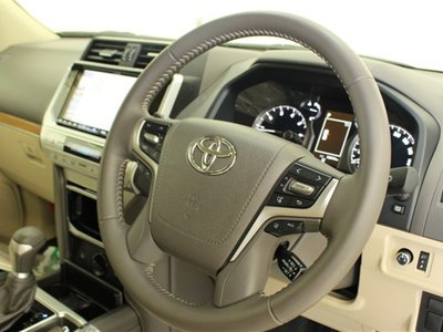 صورة 4 لـ 2023 Toyota LAND CRUISER PRADO