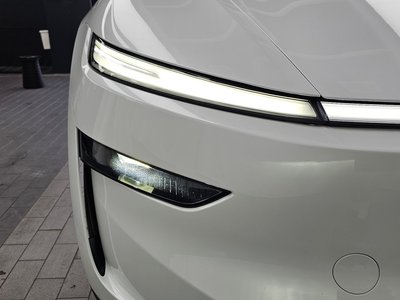 TESLA MODEL Y - 9