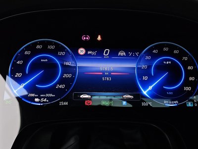 MERCEDES-BENZ EQS - 8