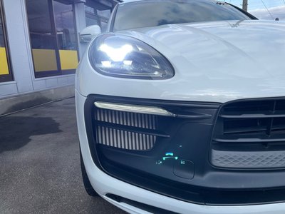 PORSCHE MACAN - 8