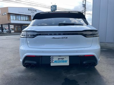 PORSCHE MACAN - 6
