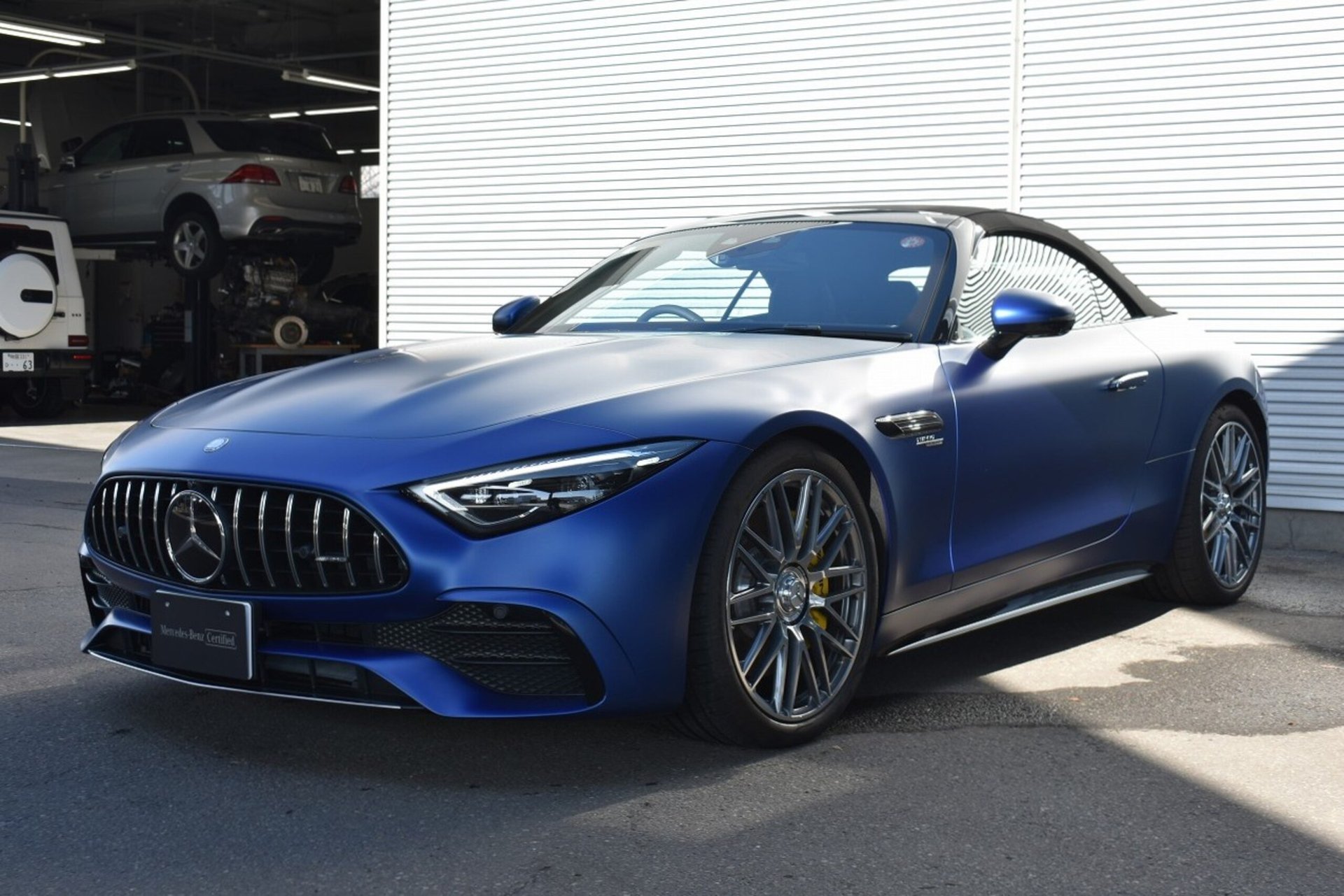 MERCEDES-BENZ SL AMG - View 1