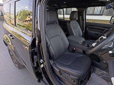 LAND ROVER DEFENDER - 9