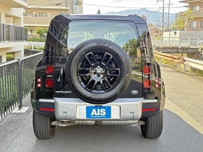 LAND ROVER DEFENDER - 4