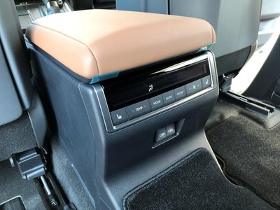 2025 Lexus GX thumbnail 41