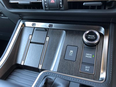 2025 Lexus GX thumbnail 34