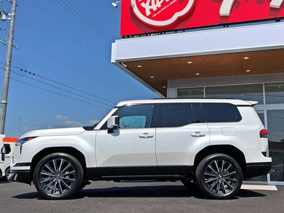 2025 Lexus GX thumbnail 14