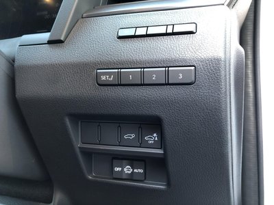 2025 Lexus GX thumbnail 37