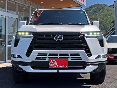 2025 Lexus GX thumbnail 11