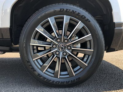 2025 Lexus GX thumbnail 18