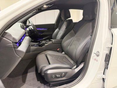 2025 BMW 5 SERIES — миниатюра 23