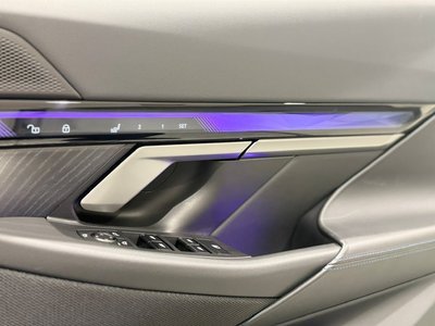 2025 BMW 5 SERIES — миниатюра 11