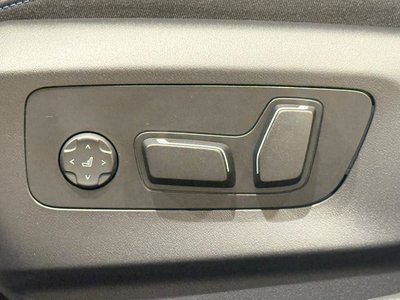 2025 BMW 5 SERIES — миниатюра 26