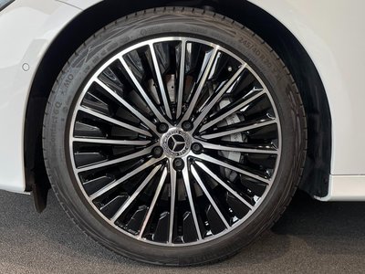 MERCEDES-BENZ E-CLASS - 3