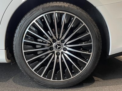 MERCEDES-BENZ E-CLASS - 4