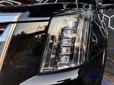 2017 Cadillac ESCALADE photo 14