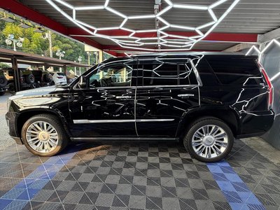 2017 Cadillac ESCALADE photo 7