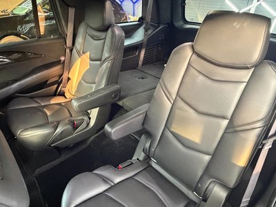 2017 Cadillac ESCALADE photo 25