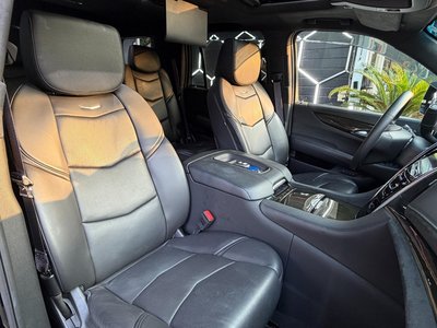 2017 Cadillac ESCALADE photo 31
