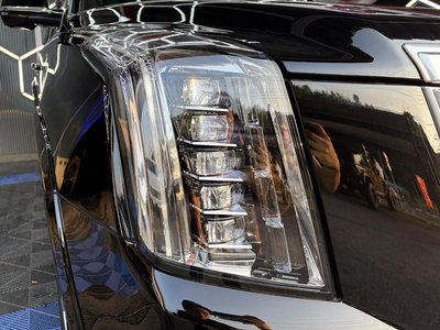 2017 Cadillac ESCALADE photo 13