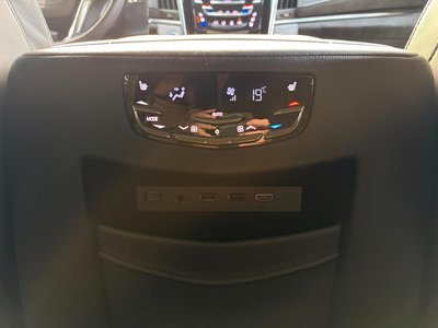 2017 Cadillac ESCALADE photo 39