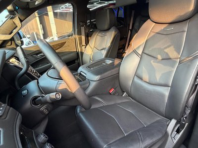 2017 Cadillac ESCALADE photo 22