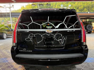 2017 Cadillac ESCALADE photo 15