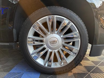 2017 Cadillac ESCALADE photo 11