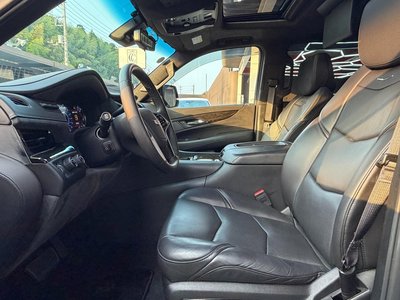 2017 Cadillac ESCALADE photo 23