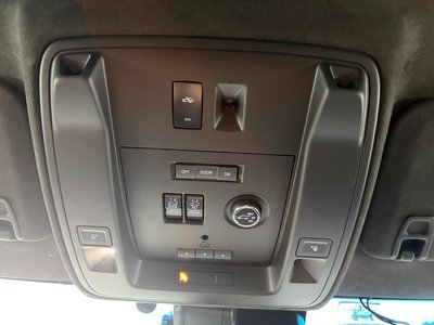 2017 Cadillac ESCALADE photo 65