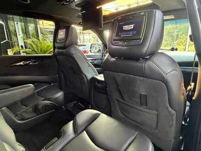 2017 Cadillac ESCALADE photo 30