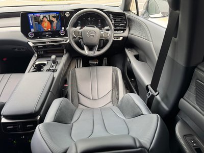 2026 Lexus RX thumbnail 38