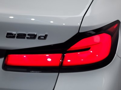 2023 BMW 5 SERIES photo 10