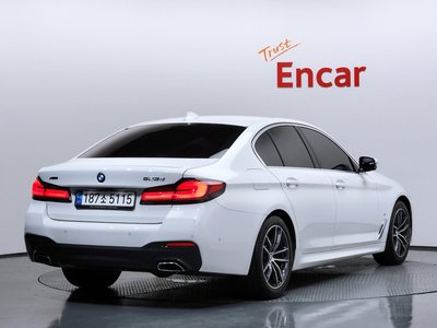 2023 BMW 5 SERIES photo 3