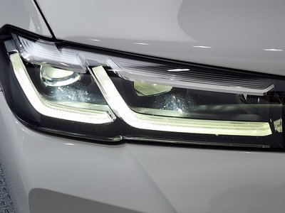 2023 BMW 5 SERIES photo 9