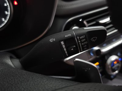 2021 Genesis THE NEW G70 thumbnail 34