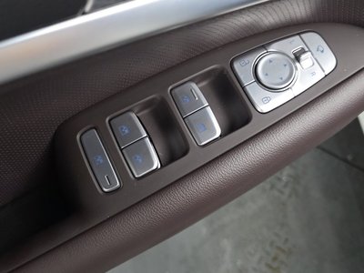2021 Genesis THE NEW G70 thumbnail 27
