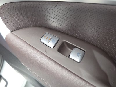 2021 Genesis THE NEW G70 thumbnail 32