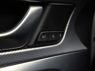 2021 Genesis THE NEW G70 thumbnail 29