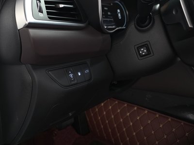 2021 Genesis THE NEW G70 thumbnail 31
