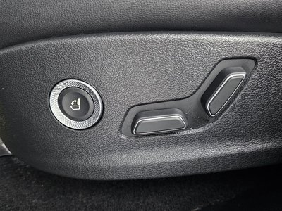 2021 Genesis GV80 thumbnail 32